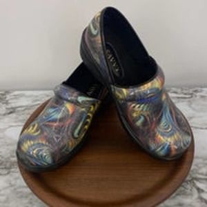 Savvy Brand Nursing Clogs  Women's 8.5 Multicolored Slip Resistant Shoes